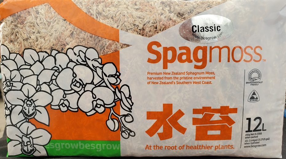 What's the Difference Between Spagmoss and Peat Moss? The